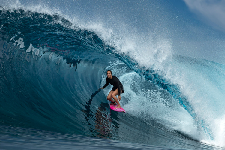 carissa moore surfing